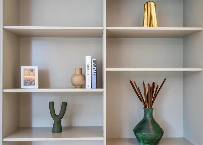 Hidden - Modern Comfort & Relaxed Living Near And Fields
