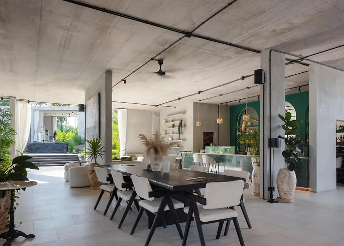 Hidden - Modern Comfort & Relaxed Living Near And Fields