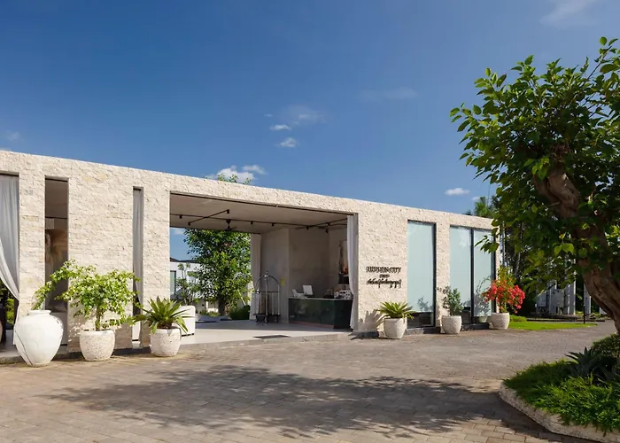 Hidden - Modern Comfort & Relaxed Living Near And Fields Ubud