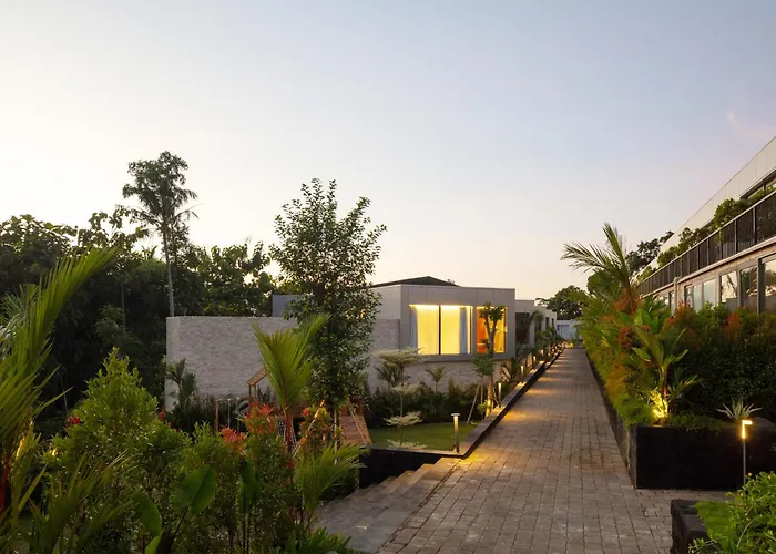 Hidden - Modern Comfort & Relaxed Living Near And Fields Ubud
